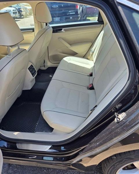 Volkswagen Passat SE w/Technology 2017