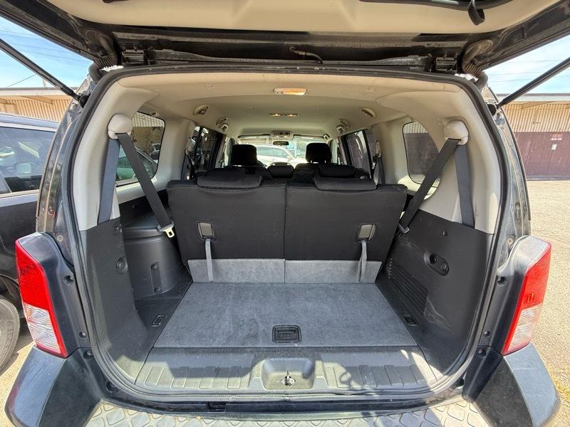 Nissan Pathfinder LE 2WD 2009