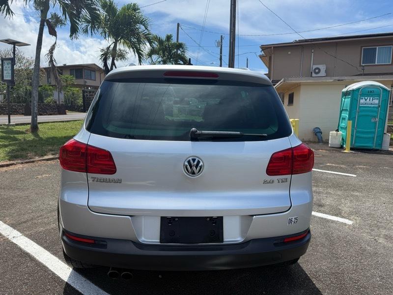 Volkswagen Tiguan S 2012