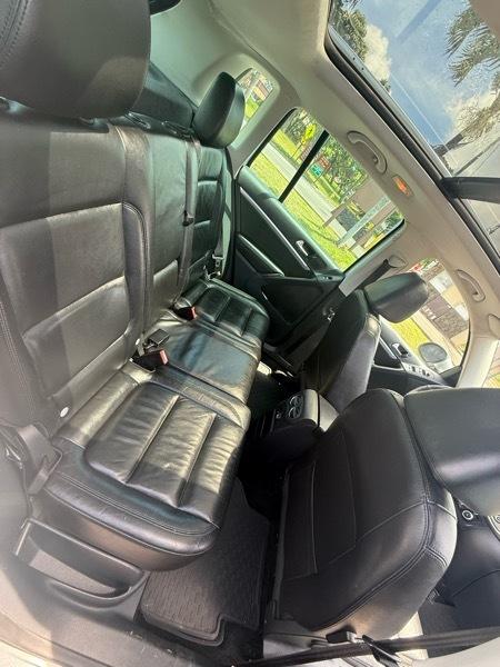 Volkswagen Tiguan S 2012