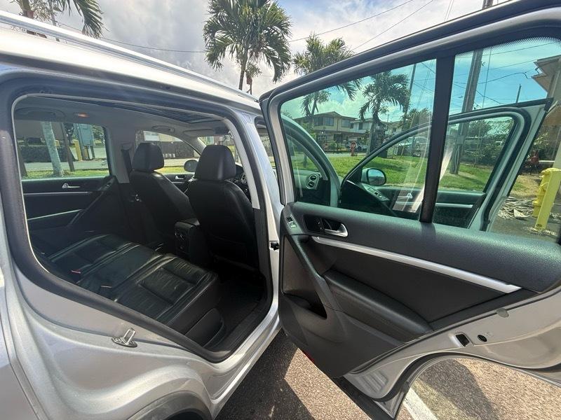 Volkswagen Tiguan S 2012