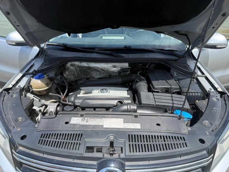 Volkswagen Tiguan S 2012