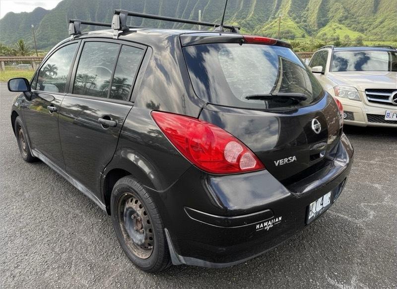Nissan Versa 1.8 S Hatchback 2010