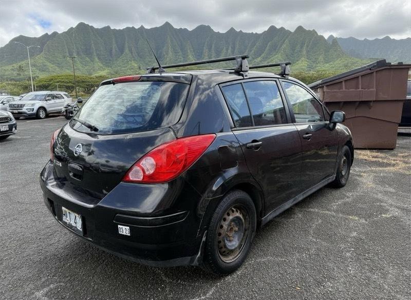 Nissan Versa 1.8 S Hatchback 2010