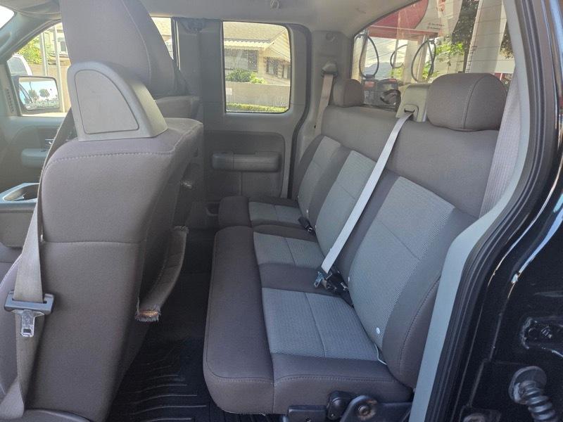 Ford F-150 Lariat SuperCab 5.5-ft Box 2WD 2004
