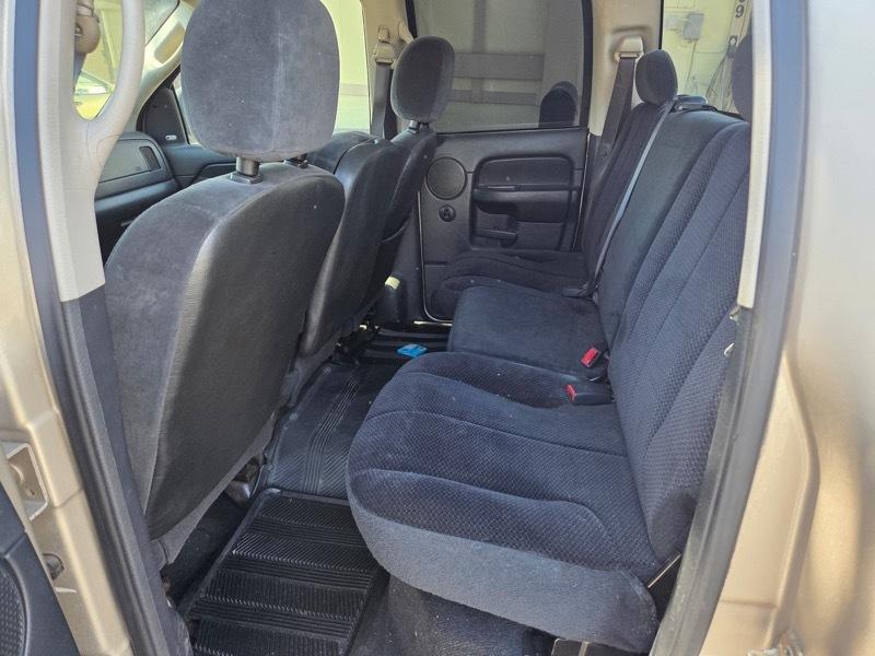 Dodge Ram 1500 ST Quad Cab 2WD 2004