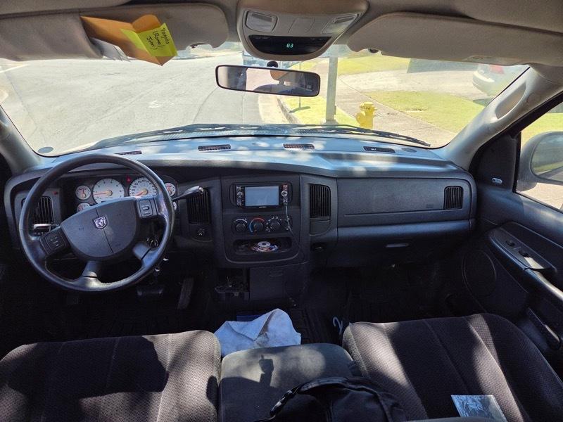 Dodge Ram 1500 ST Quad Cab 2WD 2004