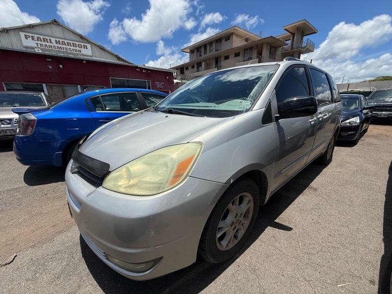 Toyota Sienna XLE 2004