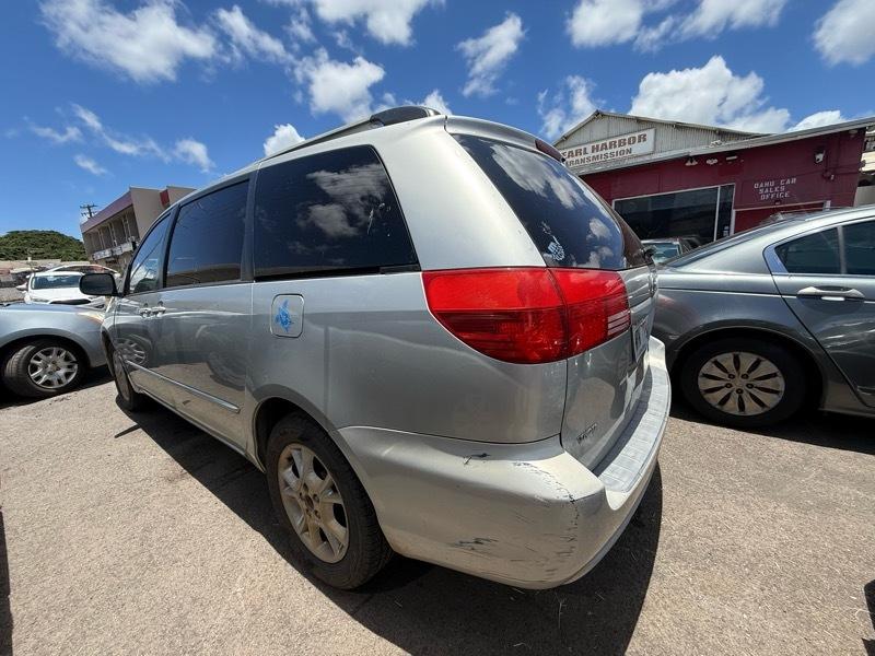 Toyota Sienna XLE 2004