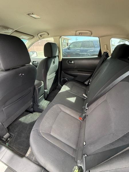 Nissan Rogue S FWD Krom Edition 2011