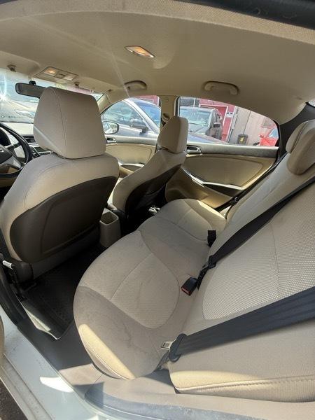 Hyundai Accent GLS 4-Door 2013