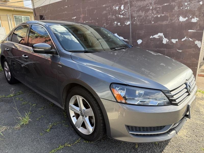 Volkswagen Passat 1.8T Wolfsburg AT 2014