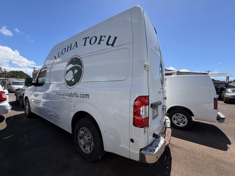 Nissan NV Cargo 2500 HD S V8 High Roof 2012