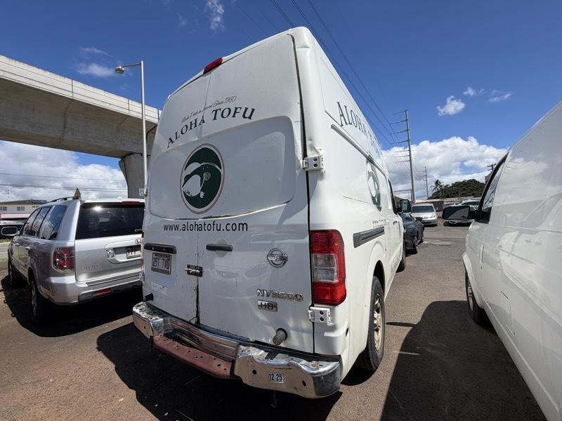 Nissan NV Cargo 2500 HD S V8 High Roof 2012