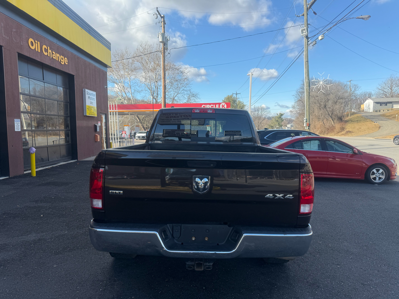 RAM 1500 4WD Quad Cab 140.5" SLT 2017