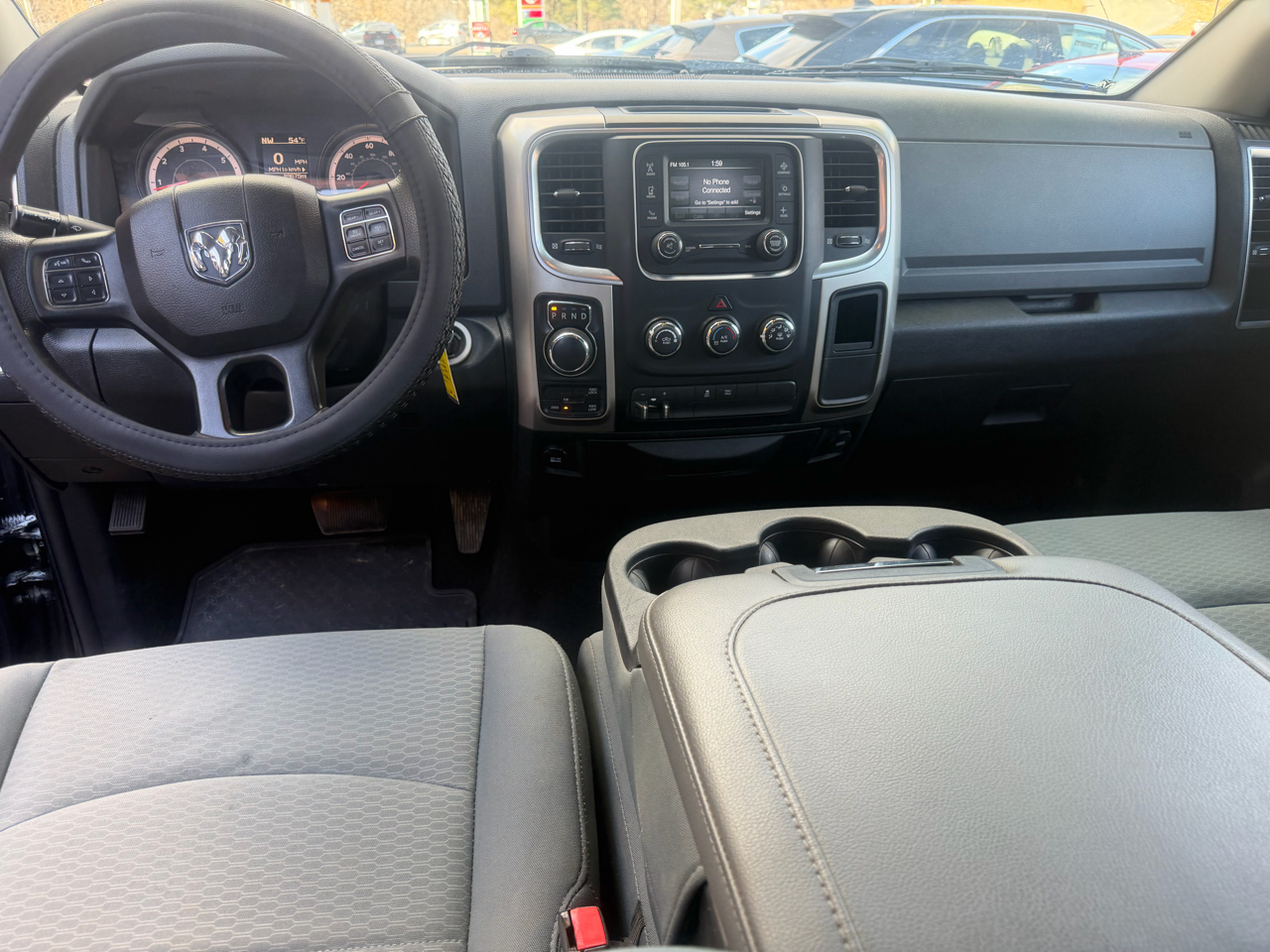 RAM 1500 4WD Quad Cab 140.5" SLT 2017