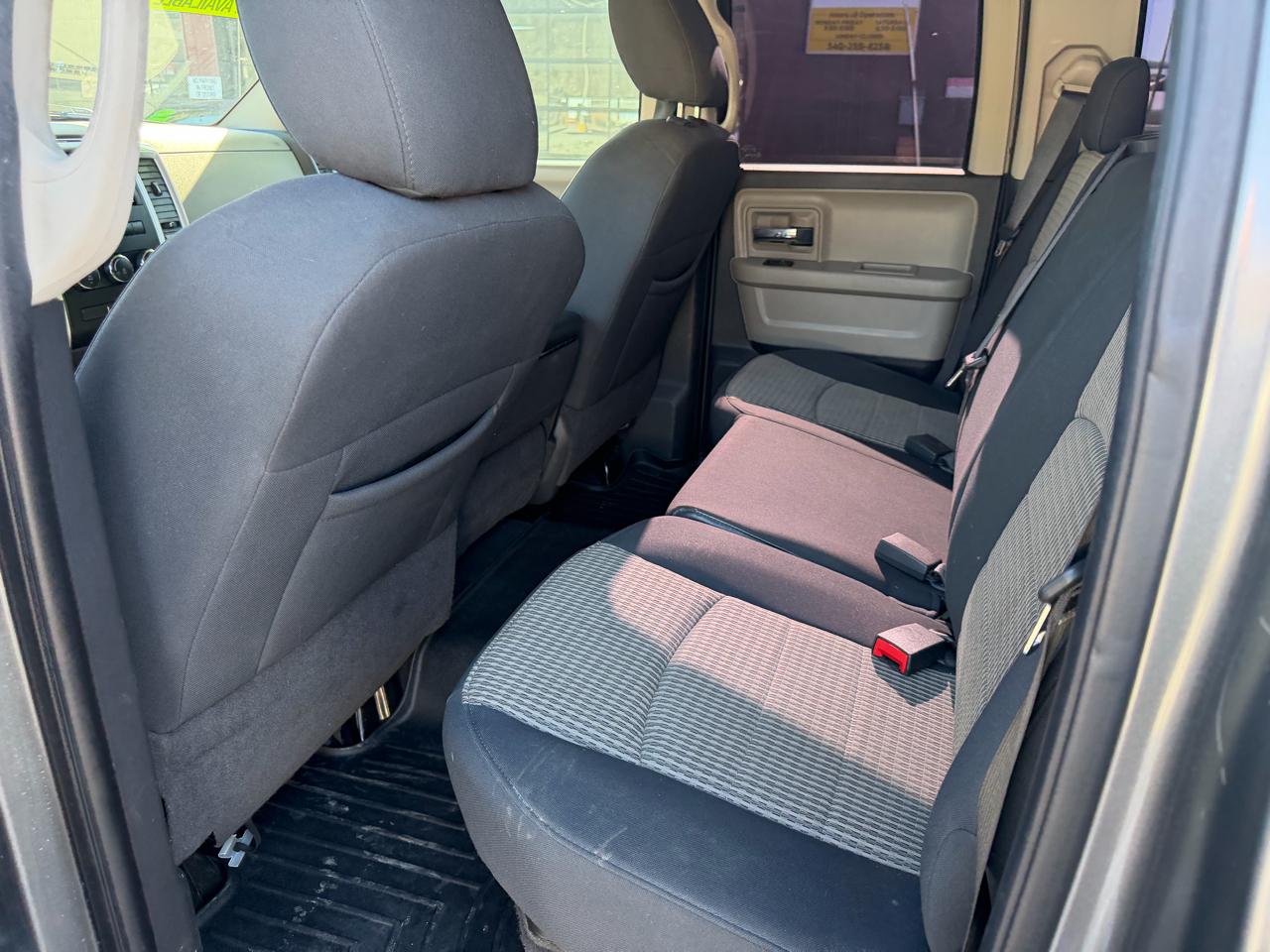 RAM 1500 4WD Quad Cab 140.5" SLT 2010