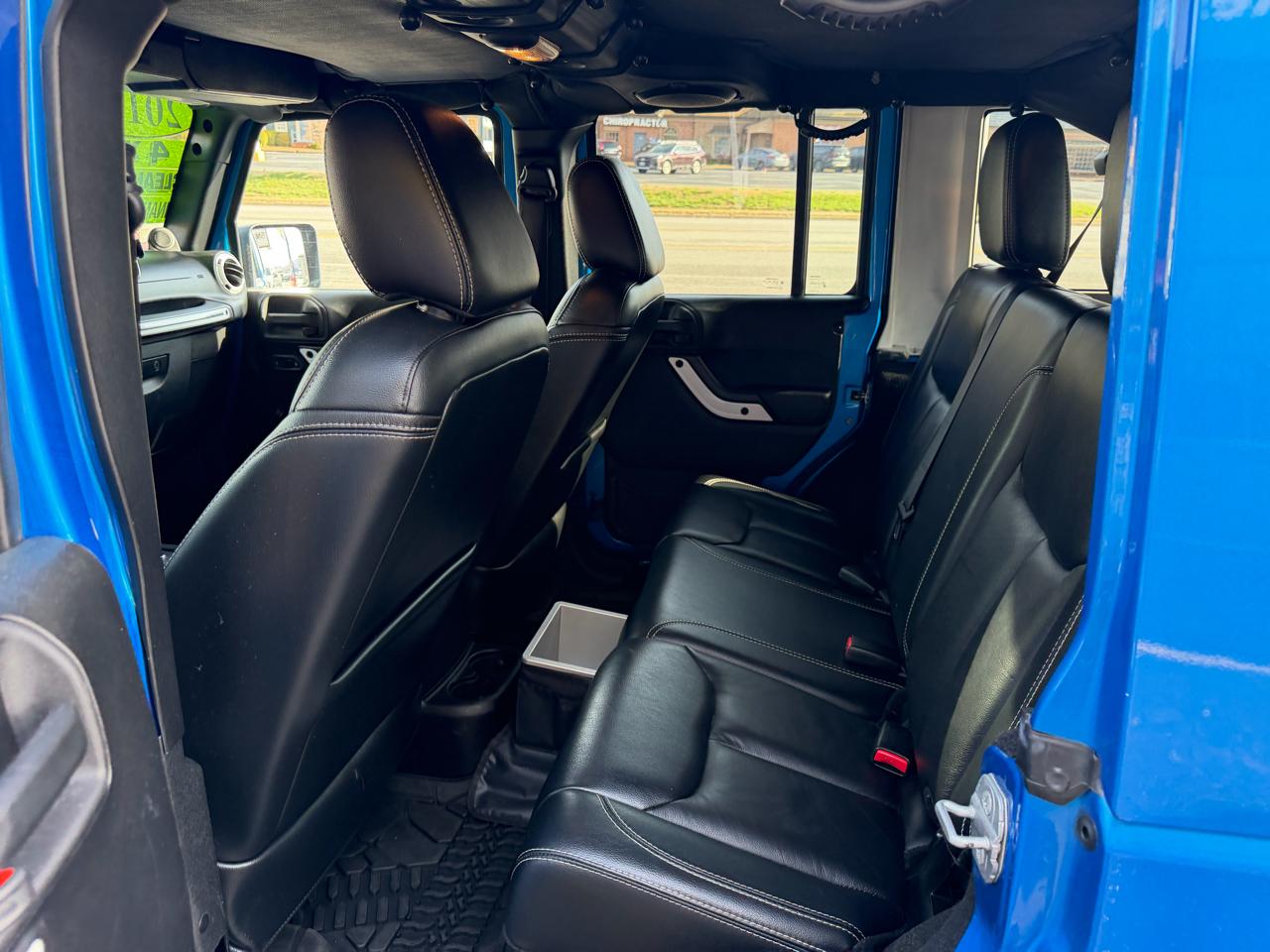 Jeep Wrangler Unlimited Sahara 4WD 2014