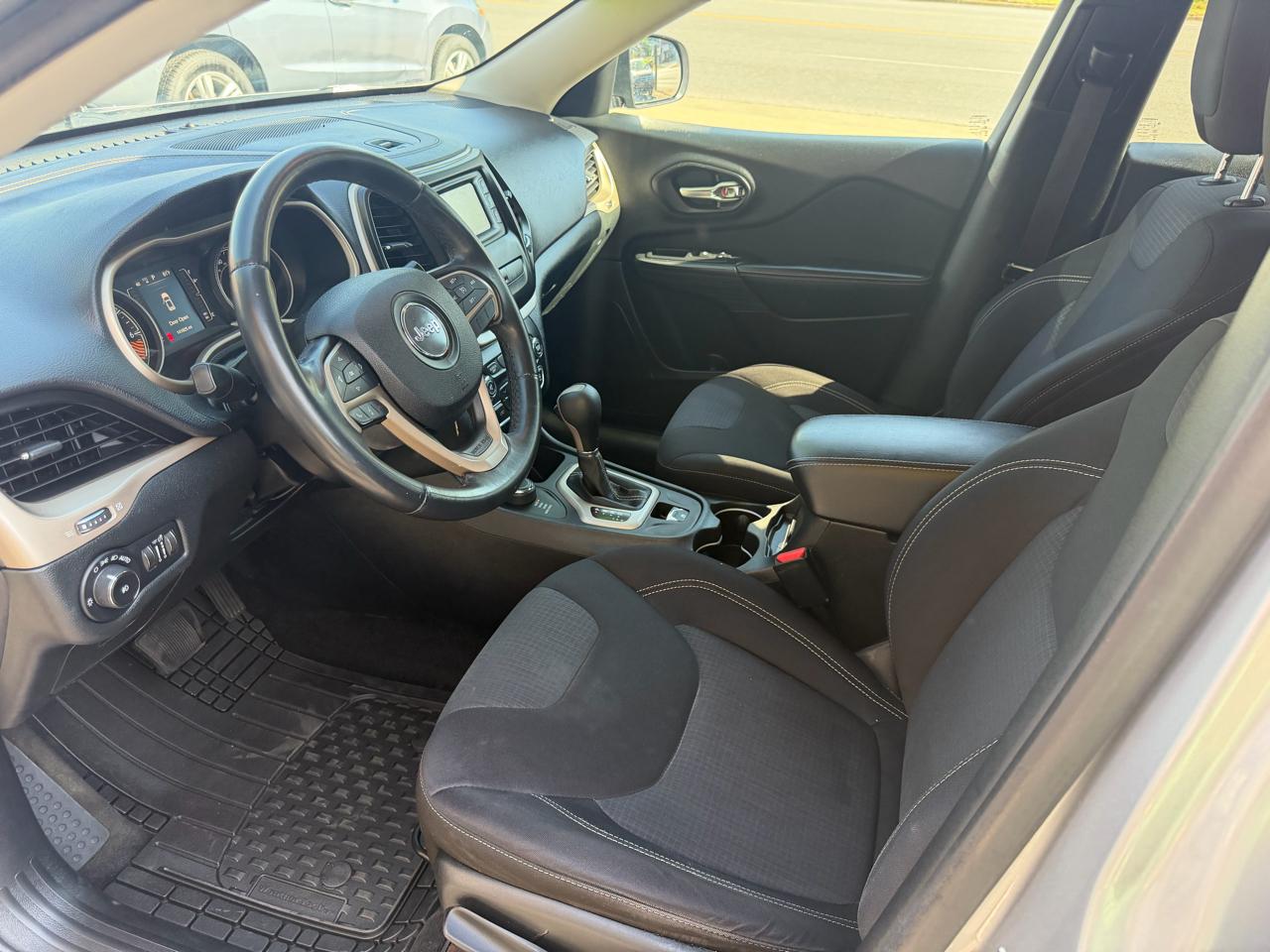 Jeep Cherokee Latitude 4WD 2015