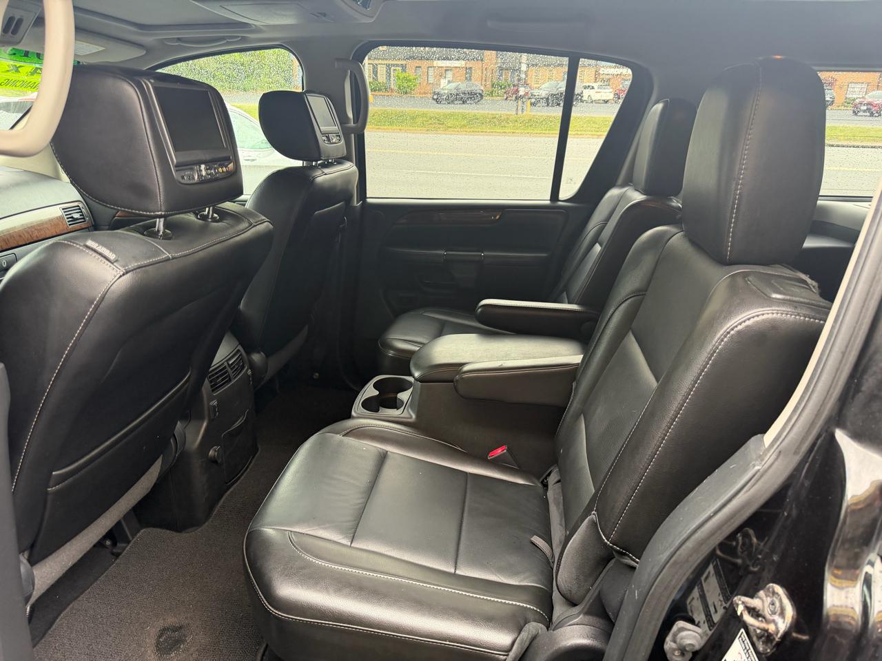 Nissan Armada Platinum 4WD 2013