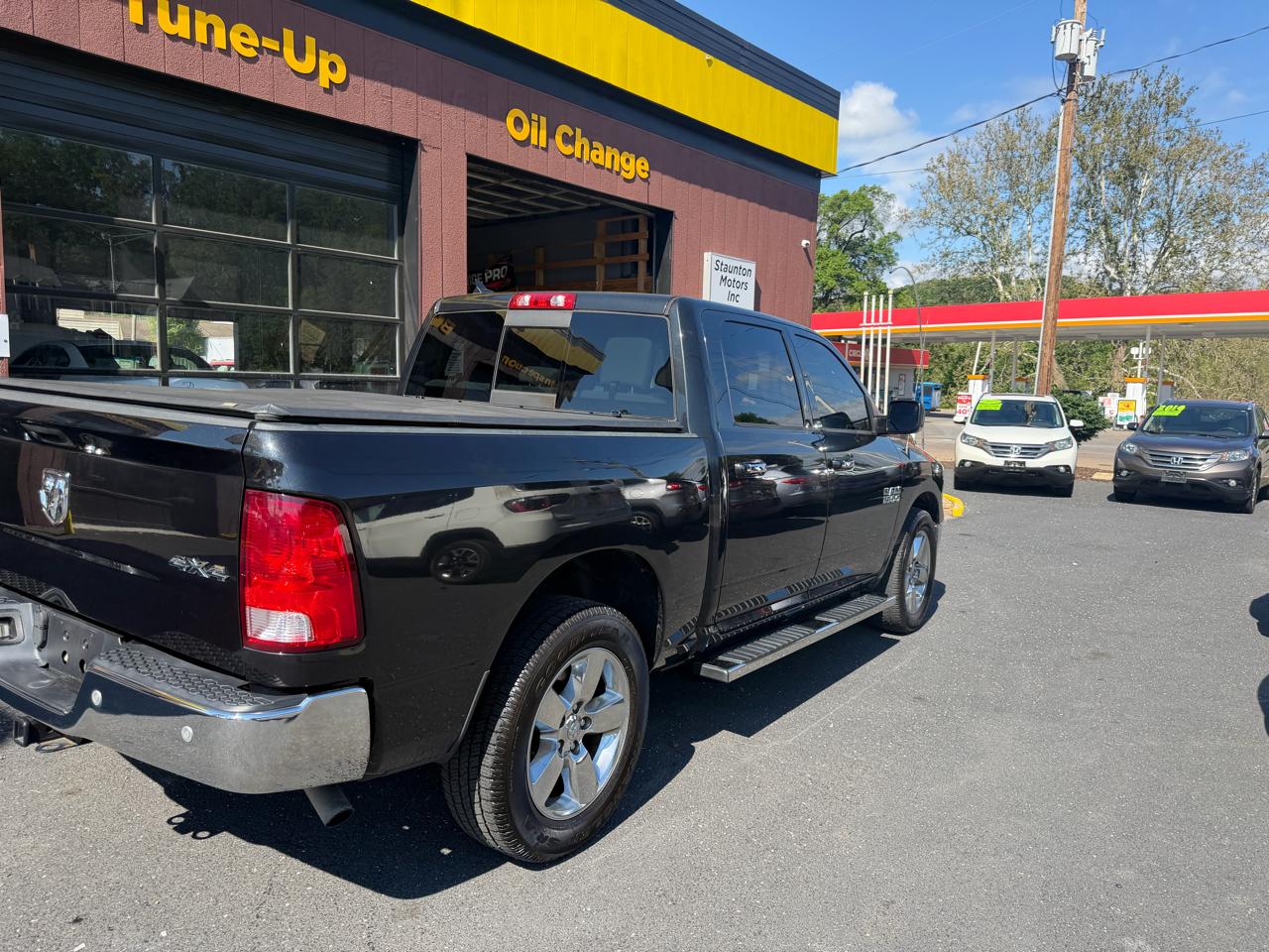 RAM 1500 4WD Crew Cab 140.5" Big Horn 2017