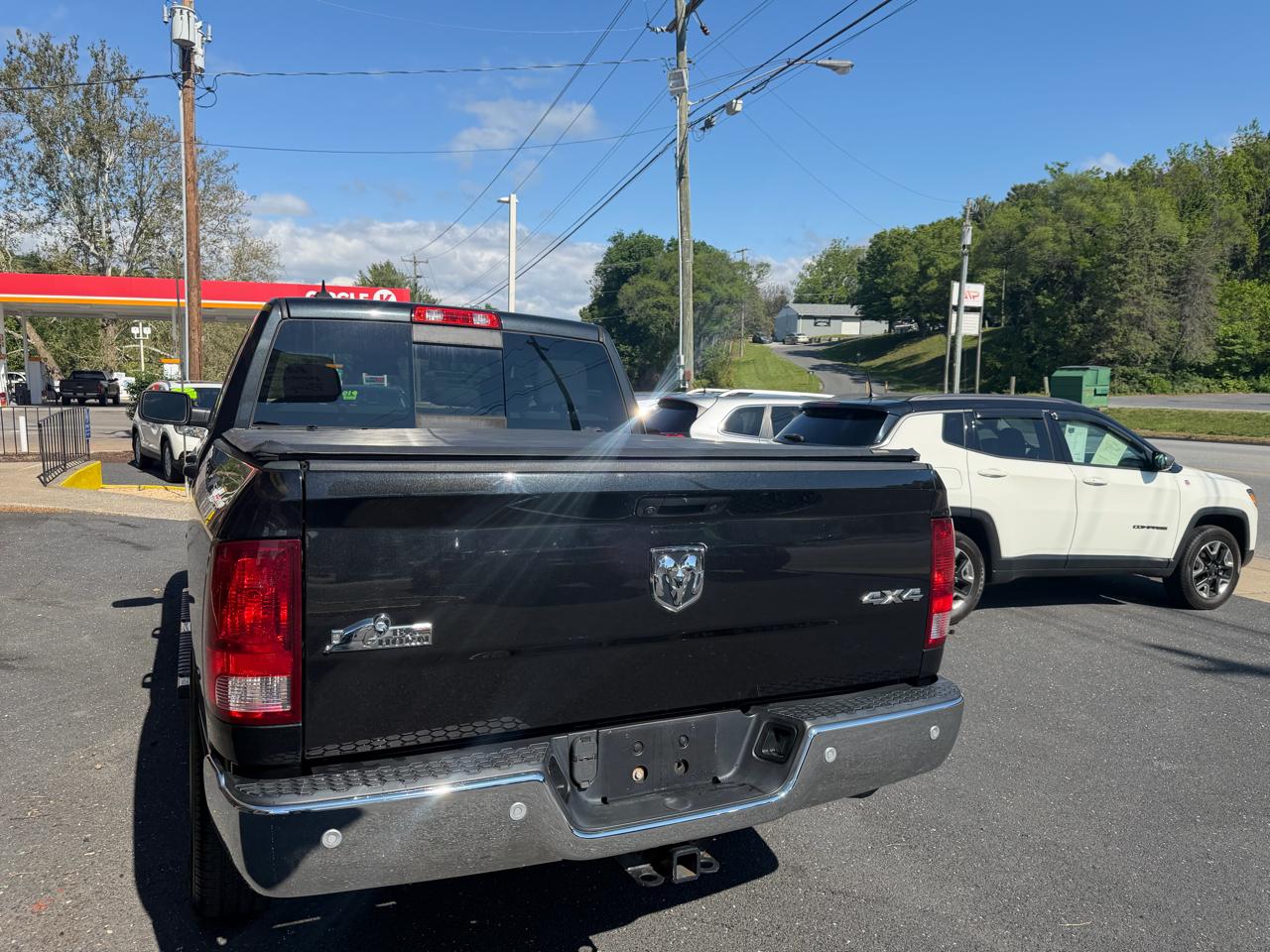 RAM 1500 4WD Crew Cab 140.5" Big Horn 2017