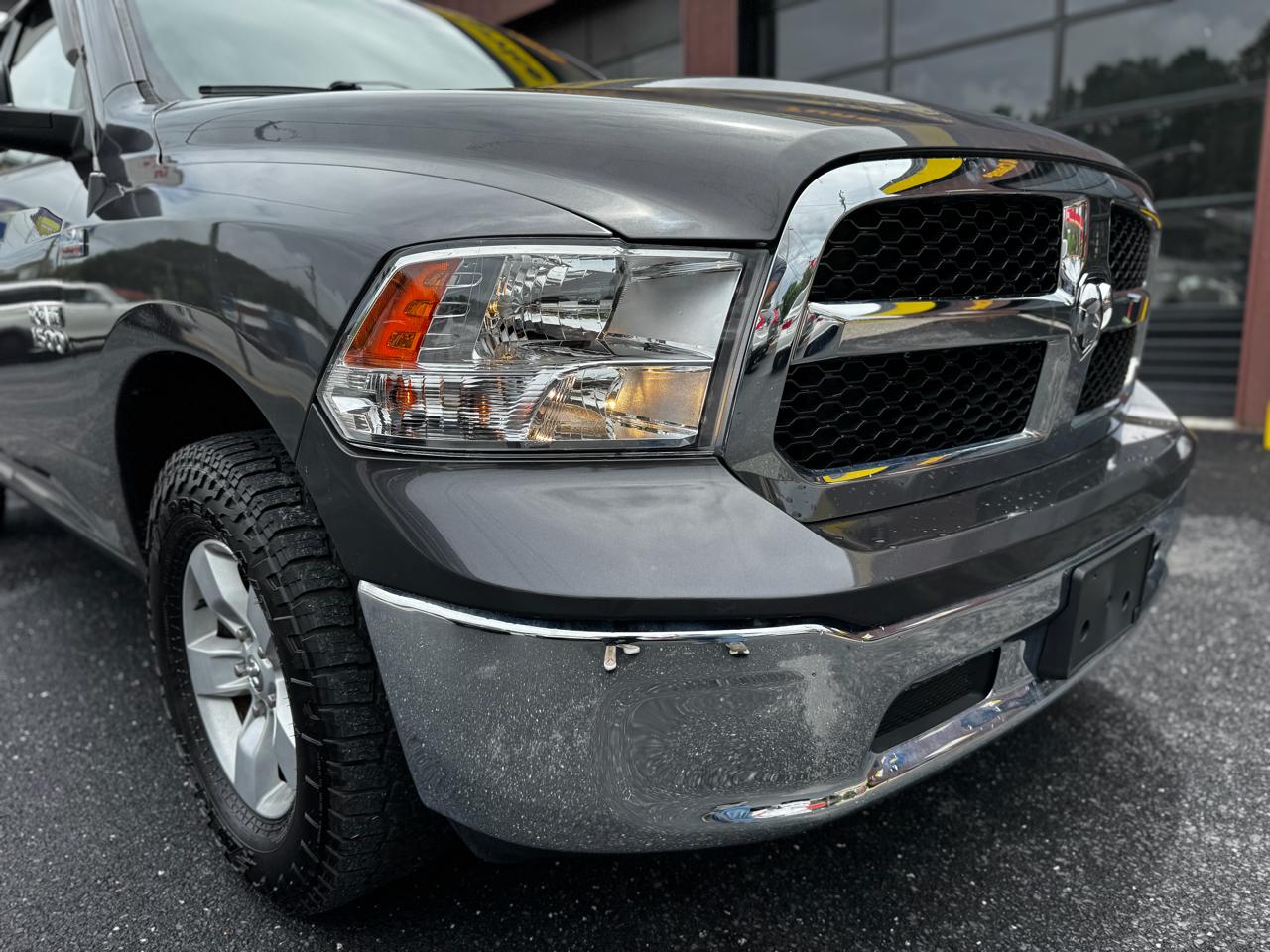 RAM 1500 4WD Quad Cab 140.5" SLT 2016