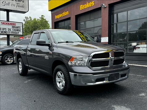2016 RAM 1500 4WD Quad Cab 140.5" SLT