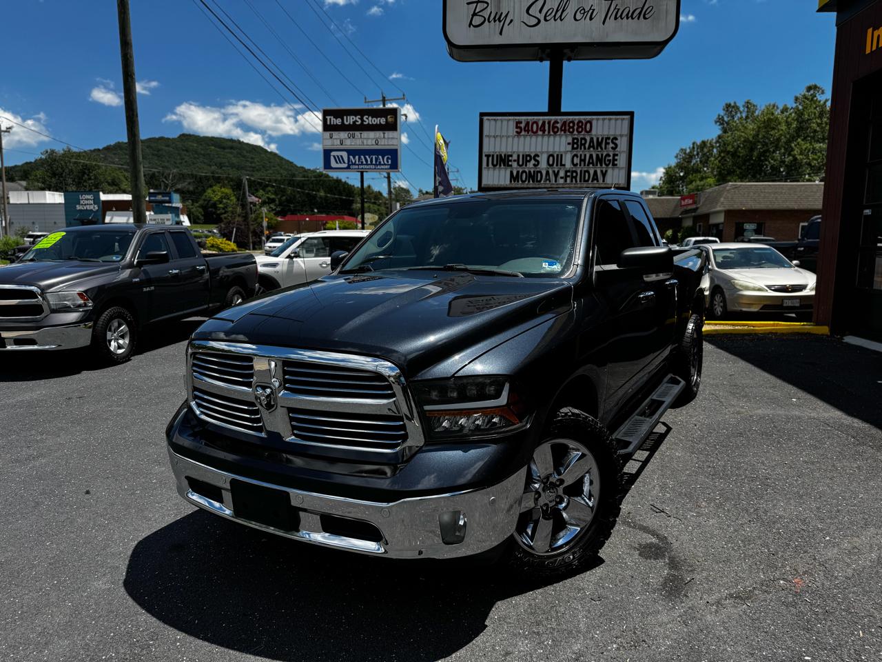 RAM 1500 SLT Quad Cab 4WD 2017