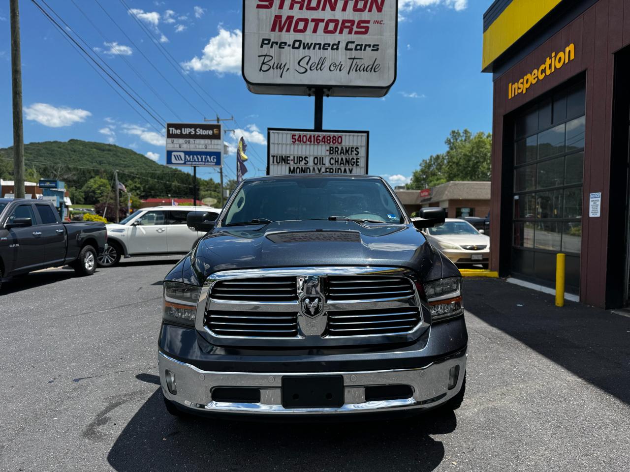 RAM 1500 SLT Quad Cab 4WD 2017