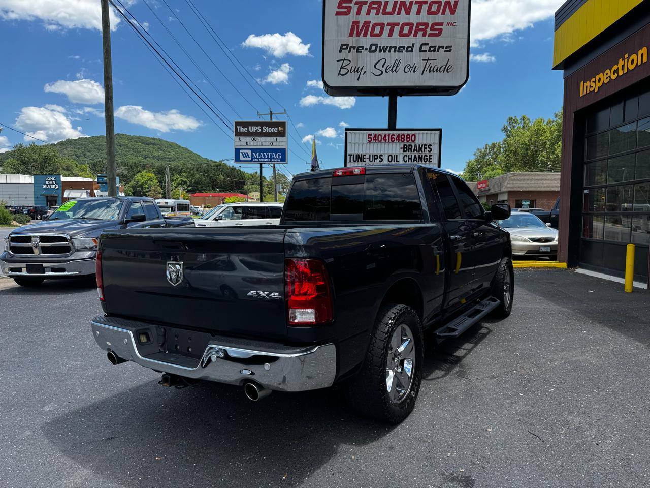 RAM 1500 SLT Quad Cab 4WD 2017