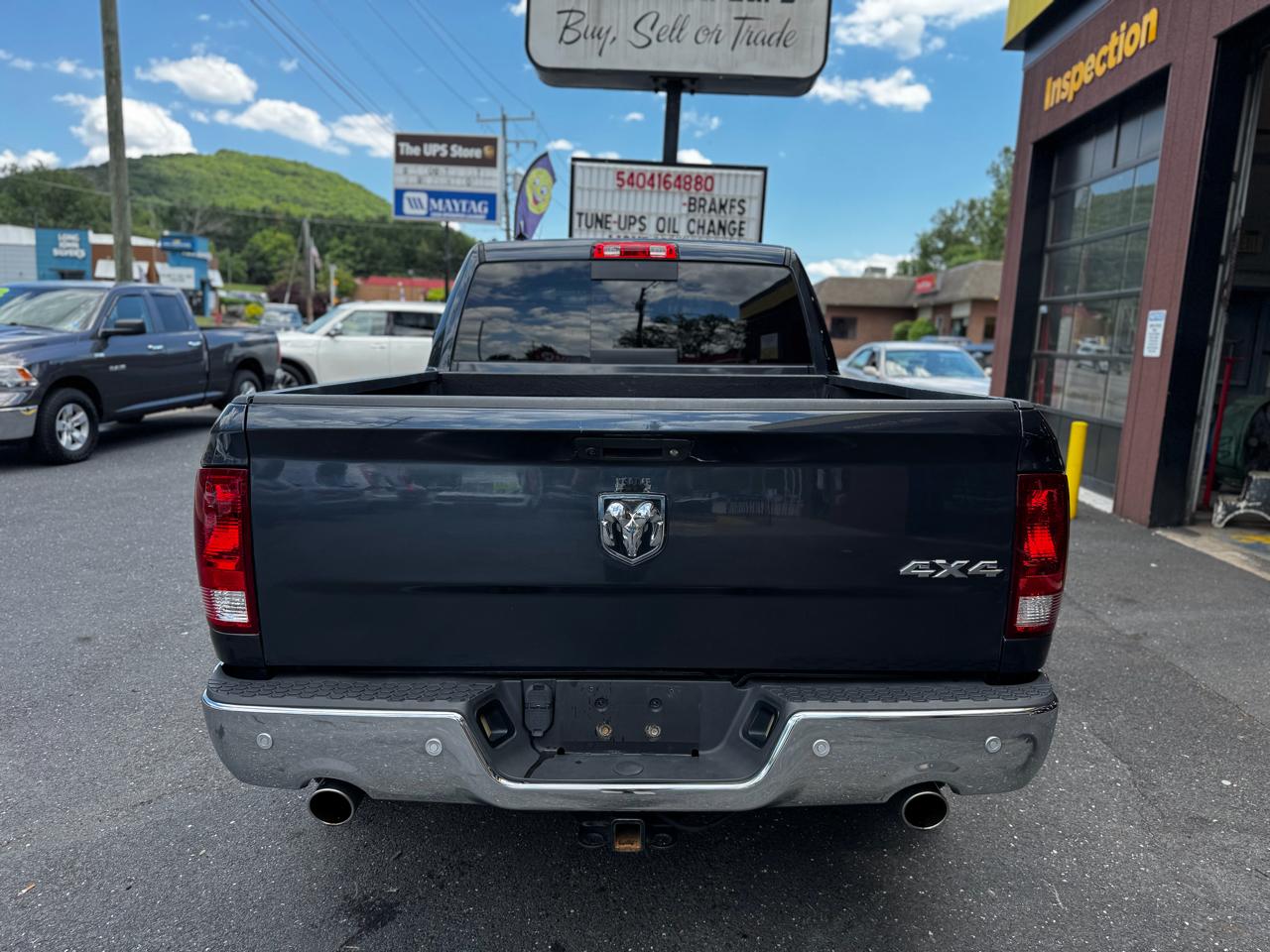 RAM 1500 SLT Quad Cab 4WD 2017