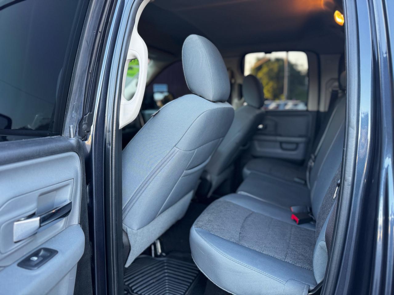RAM 1500 SLT Quad Cab 4WD 2017