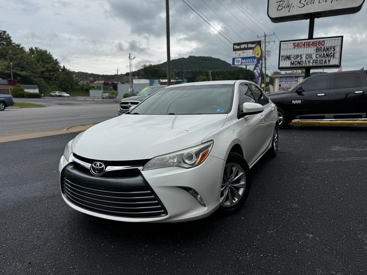 Toyota Camry SE 2015
