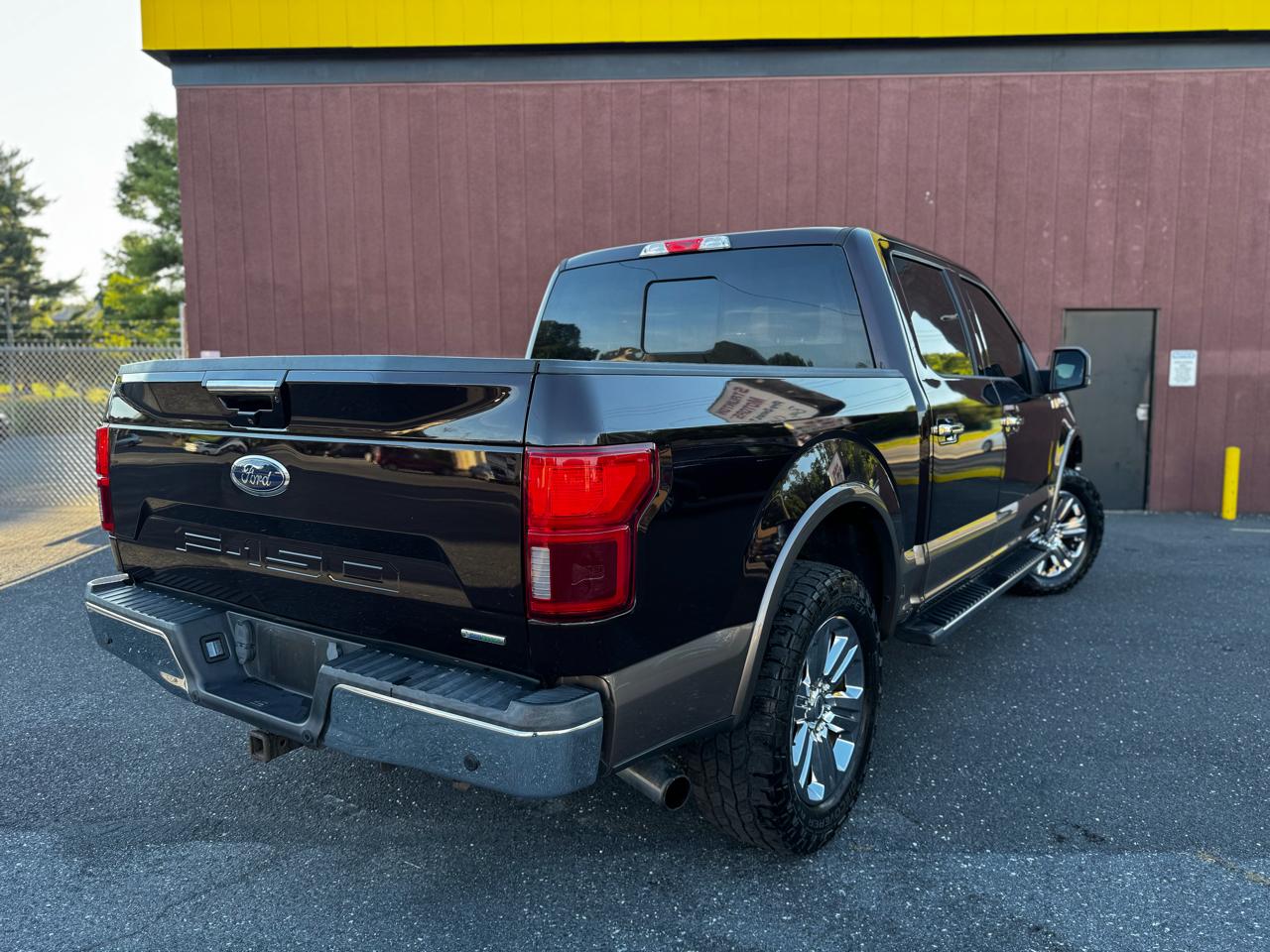 Ford F-150 4WD SuperCab 145" Lariat 2019