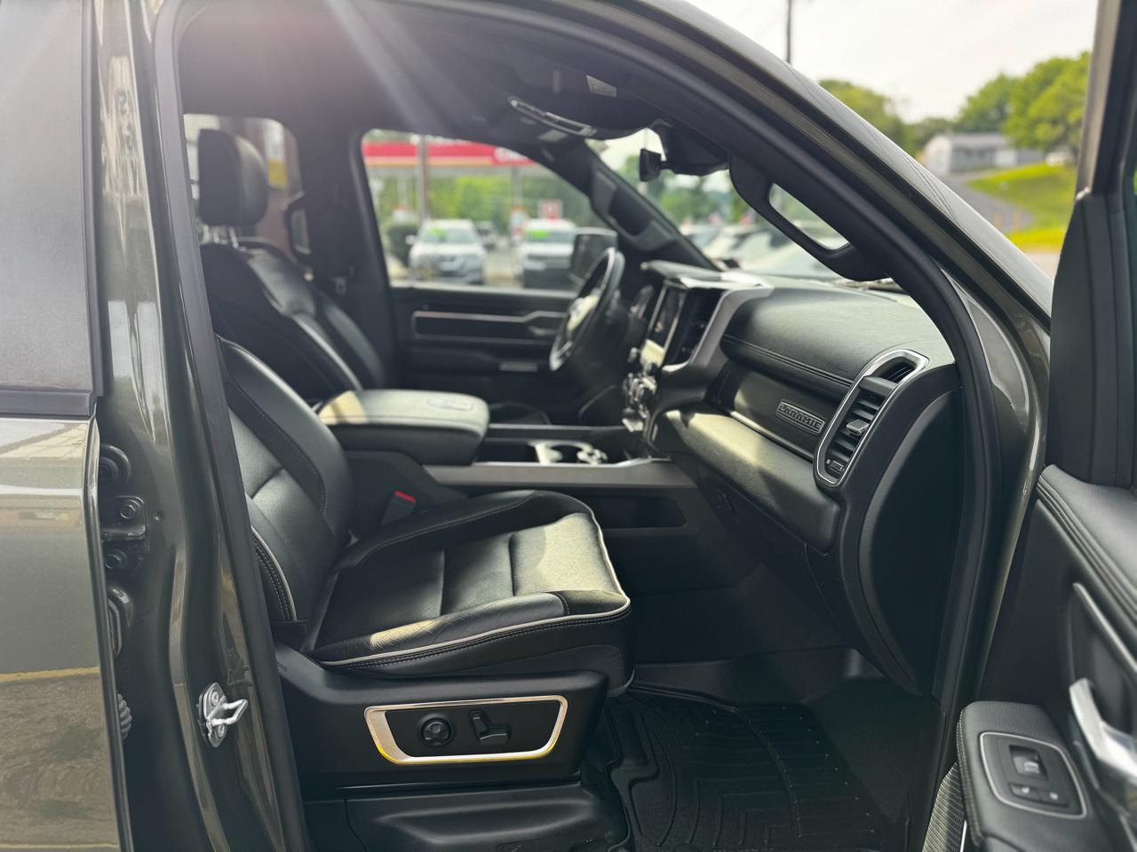 RAM 1500 Laramie Crew Cab LWB 4WD 2021