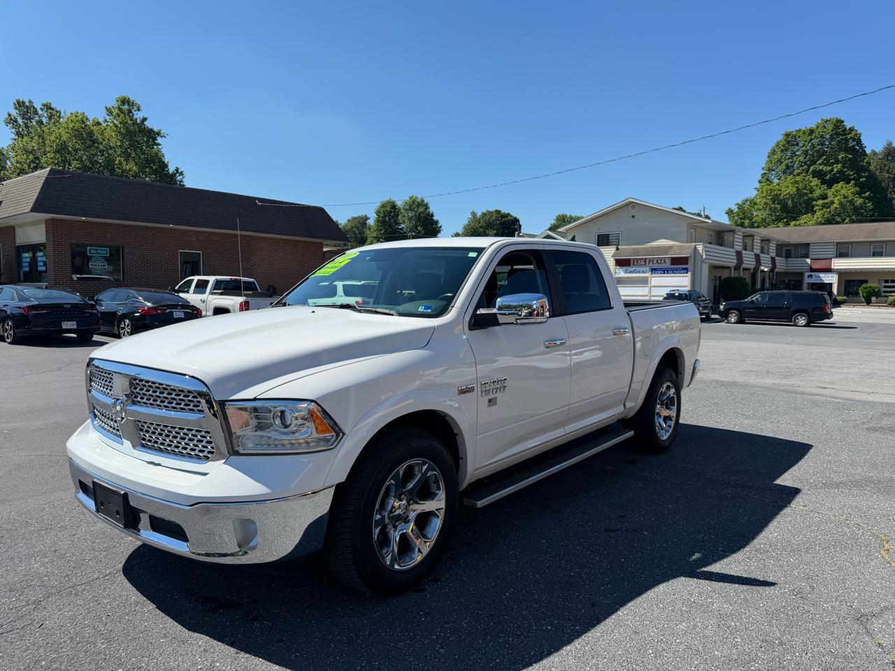 RAM 1500 Laramie Crew Cab SWB 4WD 2017