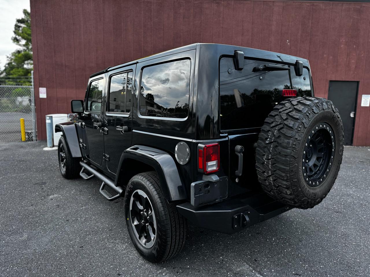 Jeep Wrangler Unlimited Sahara 4WD 2017