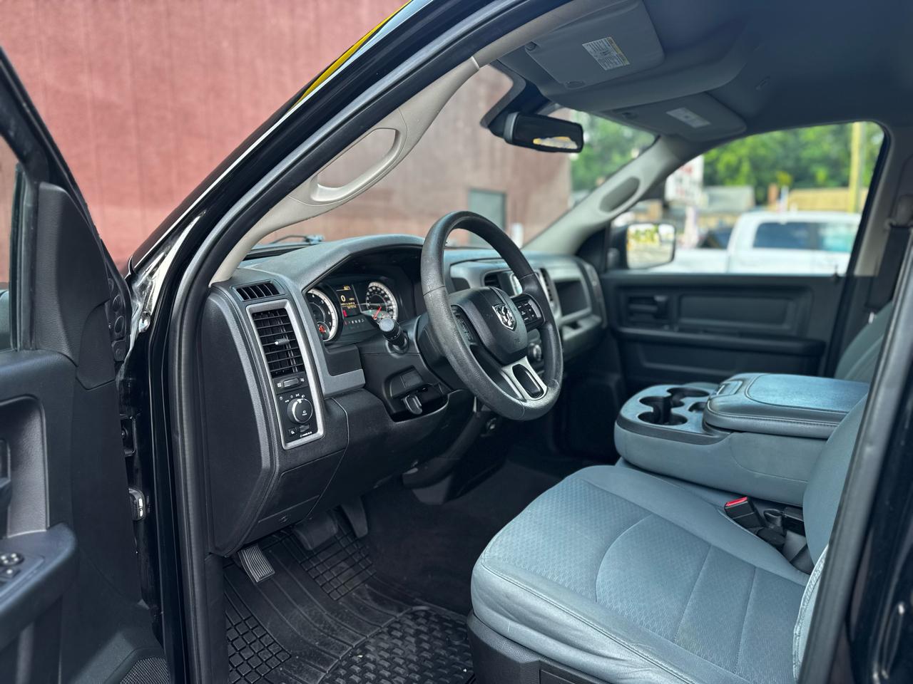 RAM 1500 Classic Tradesman Quad Cab 4WD 2019