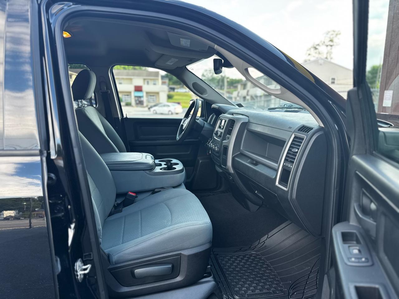 RAM 1500 Classic Tradesman Quad Cab 4WD 2019