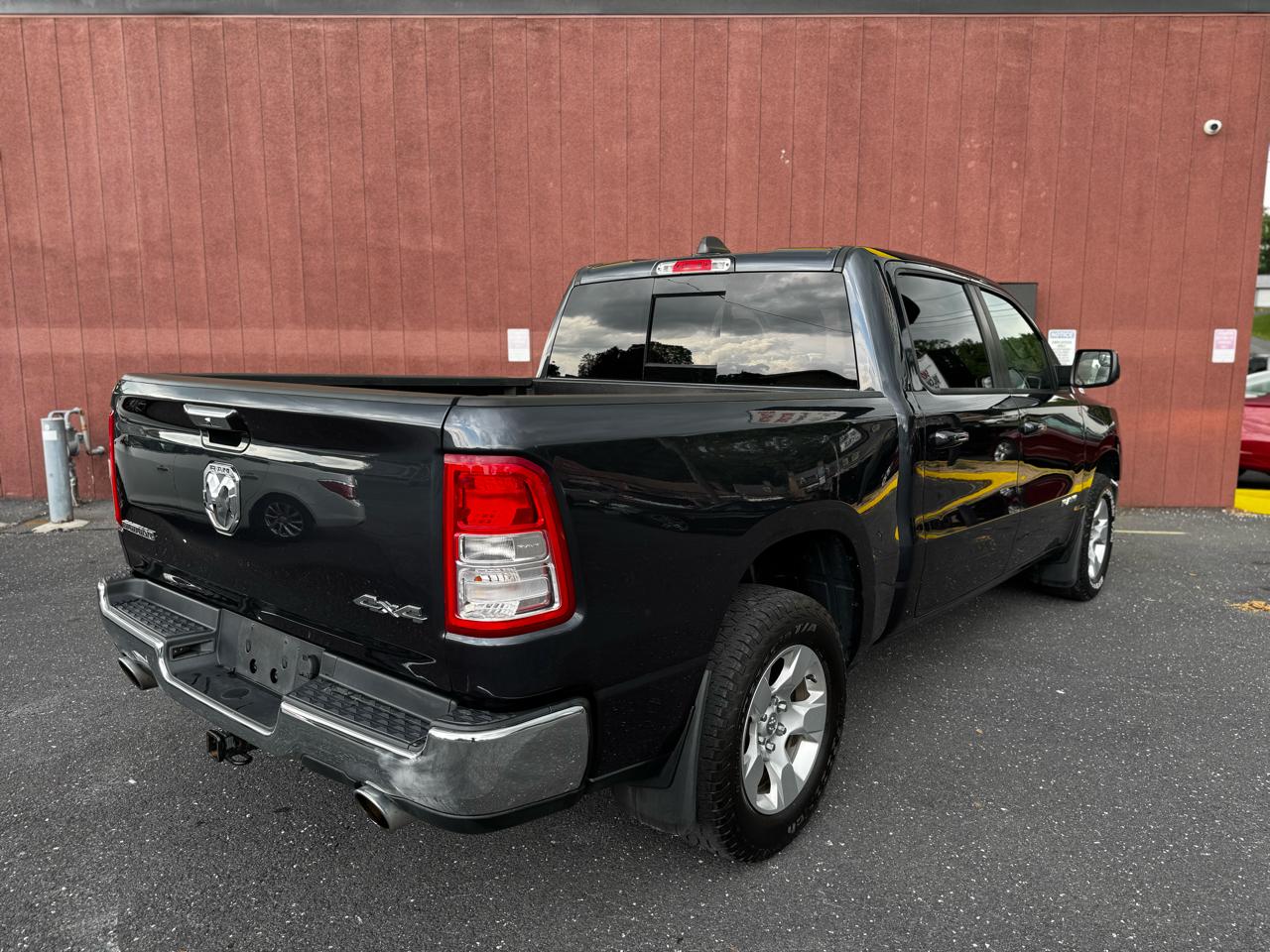 RAM 1500 Big Horn Crew Cab SWB 4WD 2020