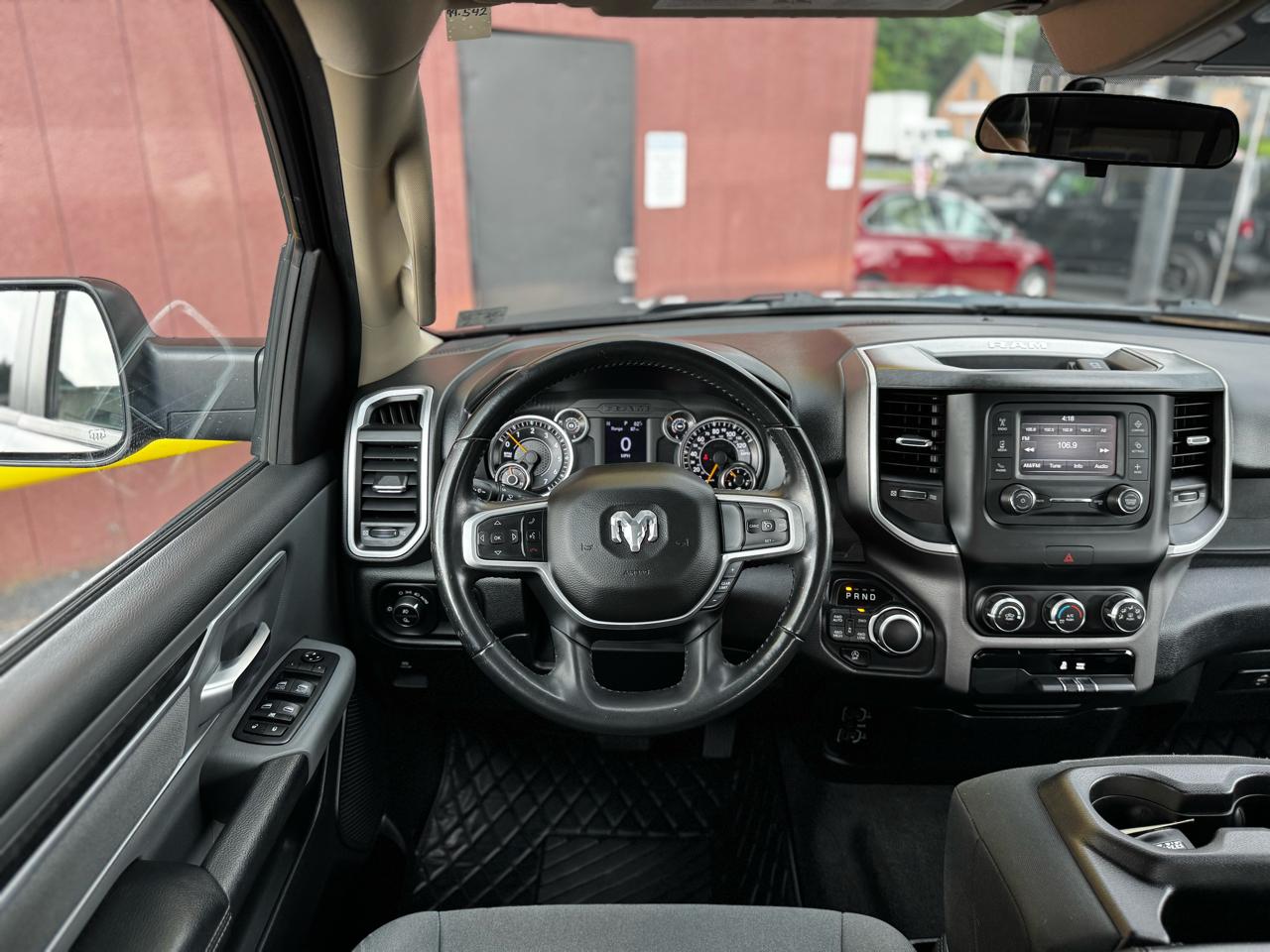 RAM 1500 Big Horn Crew Cab SWB 4WD 2020