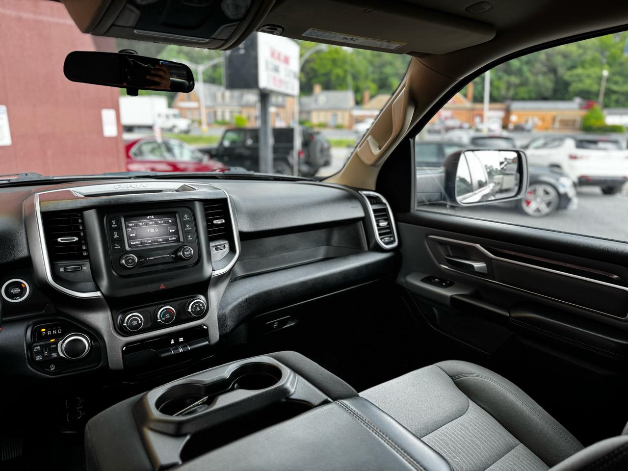 RAM 1500 Big Horn Crew Cab SWB 4WD 2020