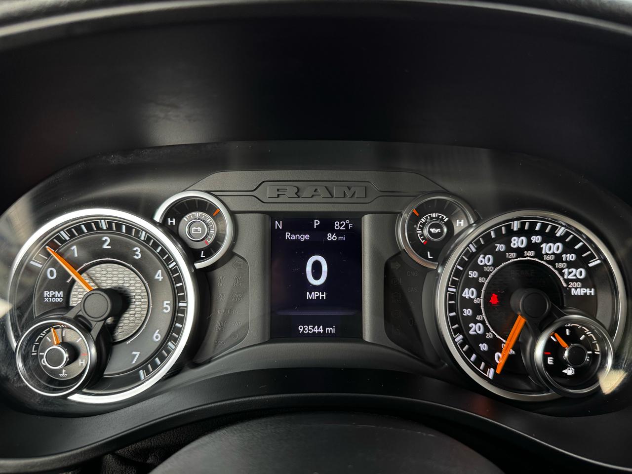 RAM 1500 Big Horn Crew Cab SWB 4WD 2020