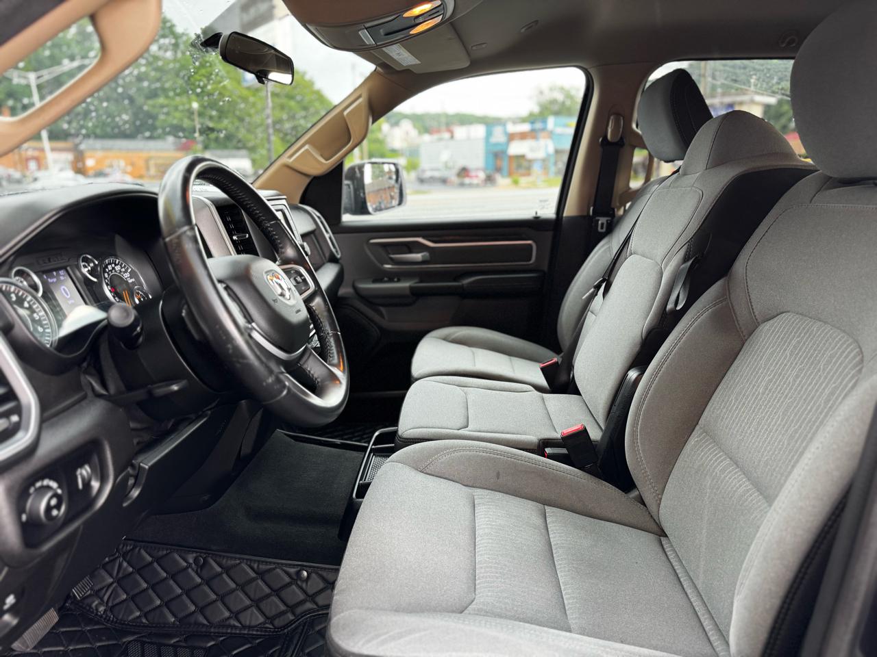 RAM 1500 Big Horn Crew Cab SWB 4WD 2020