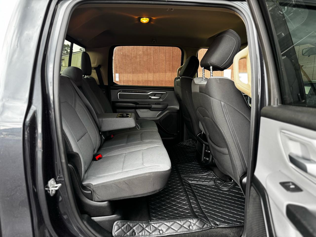 RAM 1500 Big Horn Crew Cab SWB 4WD 2020
