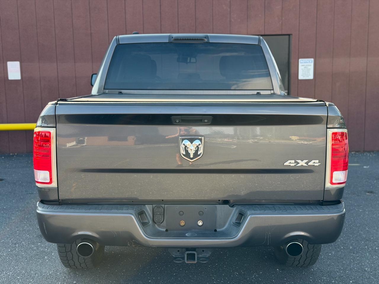 RAM 1500 4WD Crew Cab 140.5" Express 2016