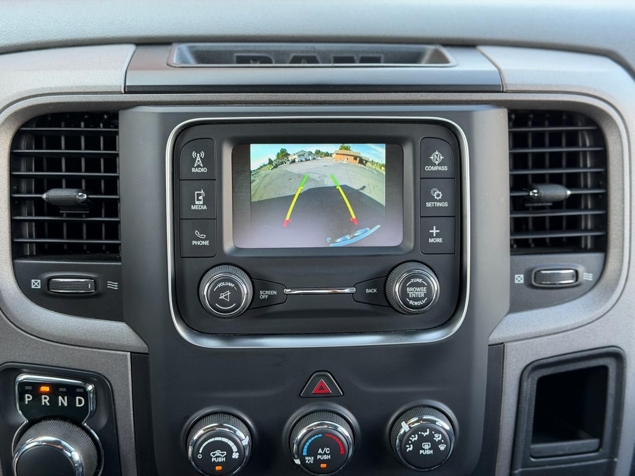 RAM 1500 4WD Crew Cab 140.5" Express 2016