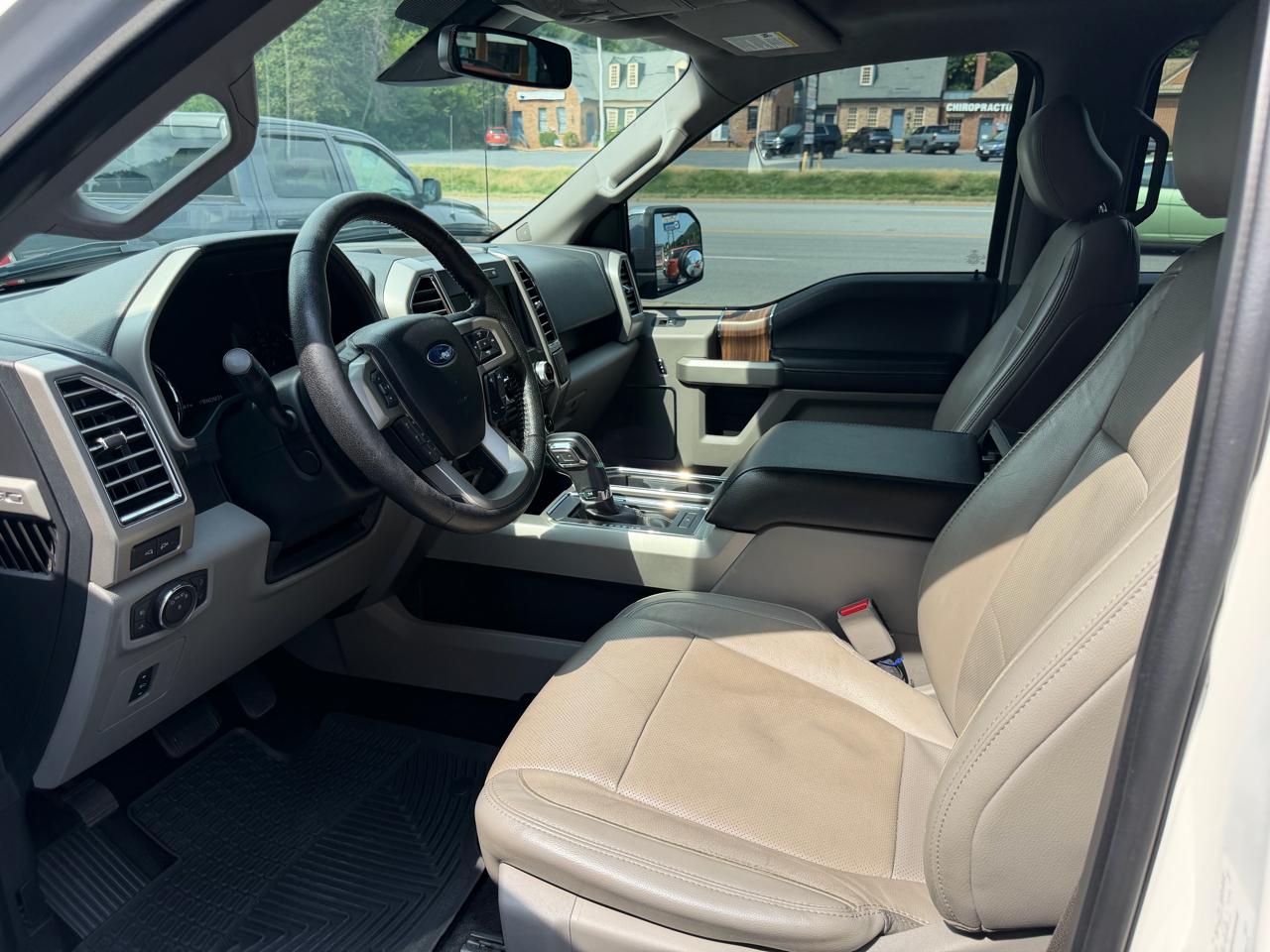 Ford F-150 4WD SuperCab 163" Lariat 2016