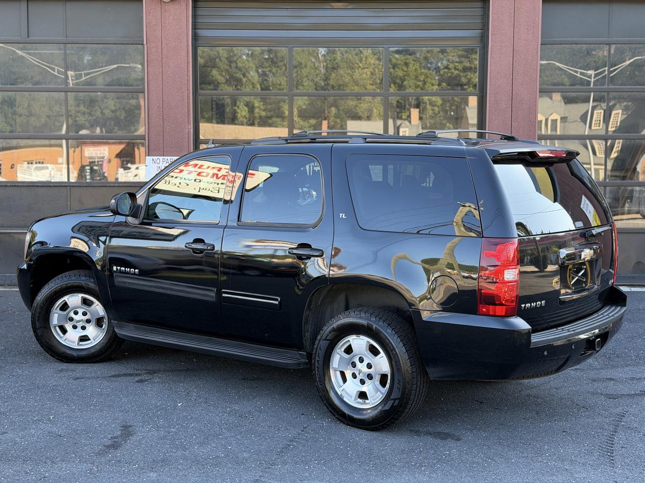 Chevrolet Tahoe photo 4